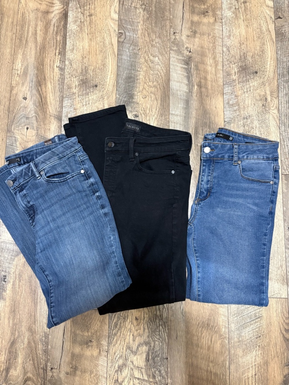 Tahari /vera wang & other brand Women's Jeans Trio - Black and Blue Denim